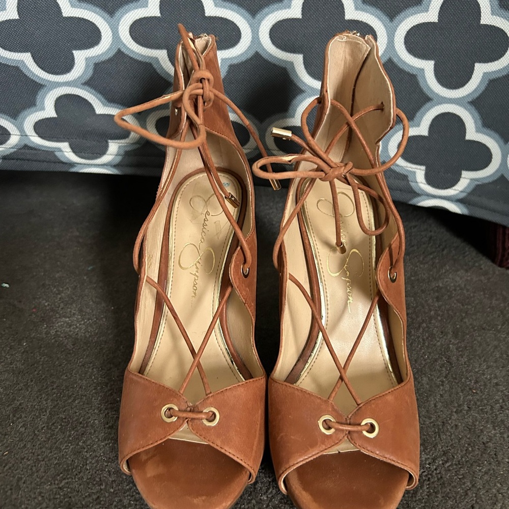 Jessica Simpson stilettos
